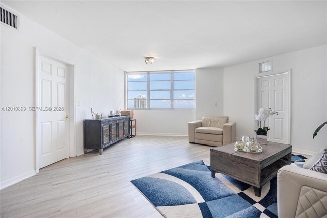 Photo - 825 Brickell Bay Dr Unit 2042