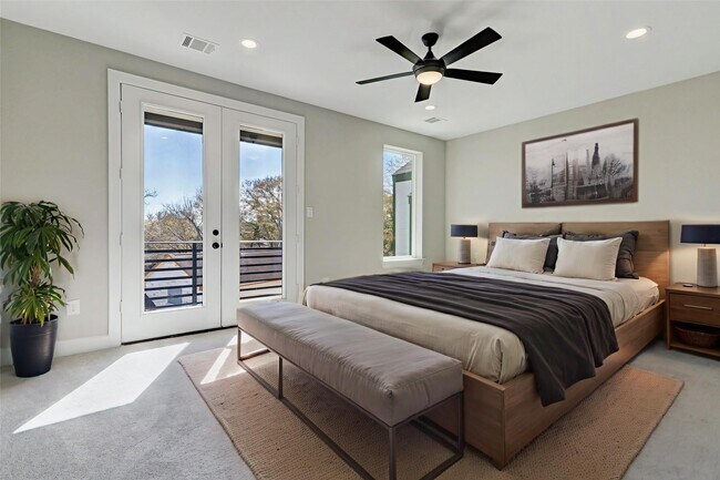 Photo - 2202 Melody Ln