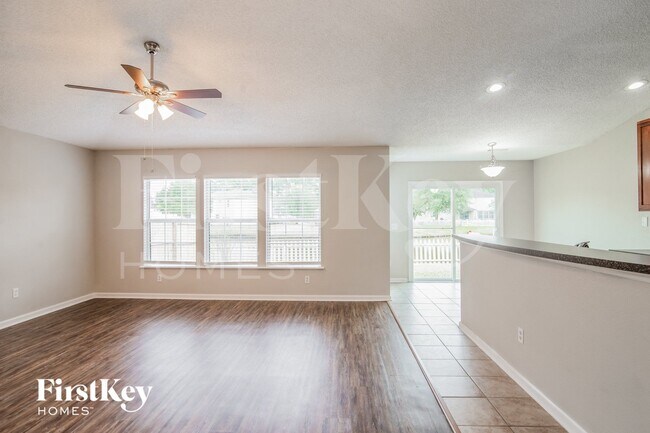 Photo - 12241 Pebble Point Dr W