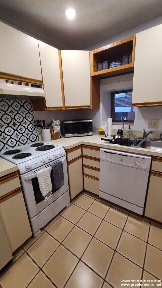 Photo - 183 Endicott St Unit 1