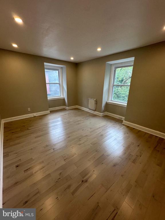 Photo - 4710 Warrington Ave