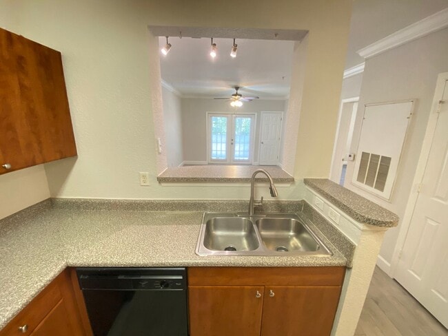 Photo - Downtown stunner! 1-Bed / 1-Bath in the Gr...