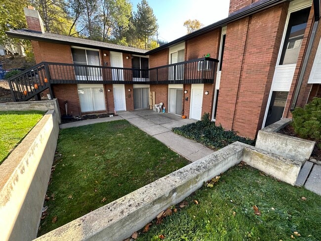 Photo - Pinnacle Apartments