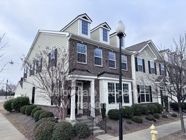 Photo - 136 Spring Pine Ln