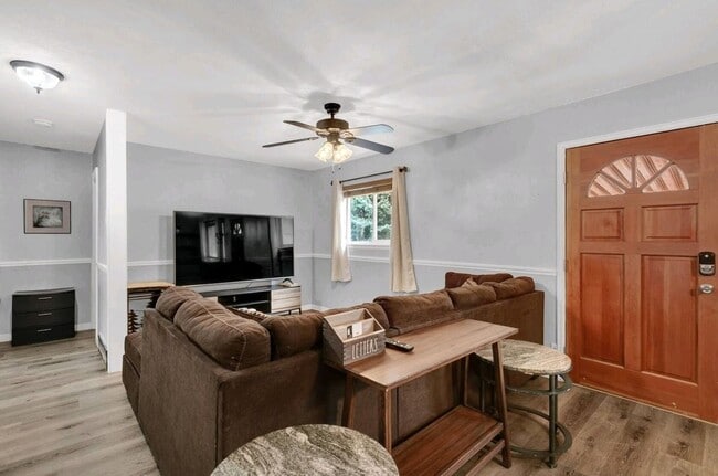 Photo - 341 Longfellow Dr