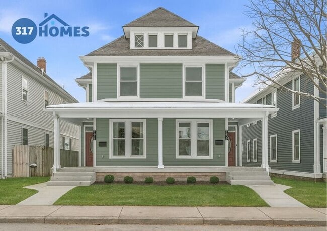 Building Photo - Spacious Four Bedroom Townhome with Main Level Suite in Holy Cross