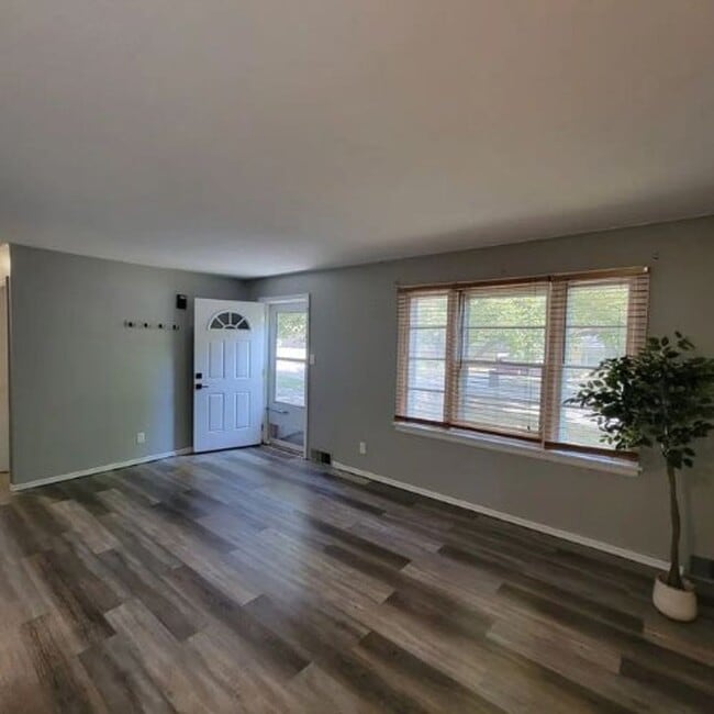 Photo - 3 Bedroom Home with Garage & Central Air