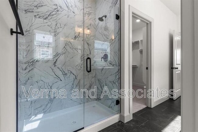 Photo - 1050 Whistler St
