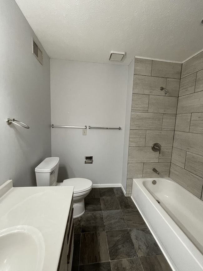 Photo - 602 W 23rd Ave Unit 602 W 23rd Ave #4 Bellevue, NE 68005