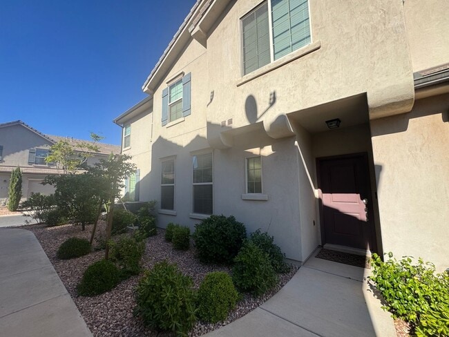 Photo - 1906 Holiday Ln