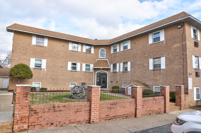 Building Photo - 300 Rutledge Ave Rental