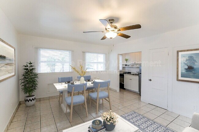 Building Photo - 403 N 19th Ave Unit J