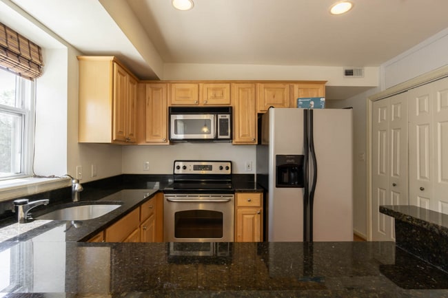 Photo - 1310 Congress St SE Unidad #310