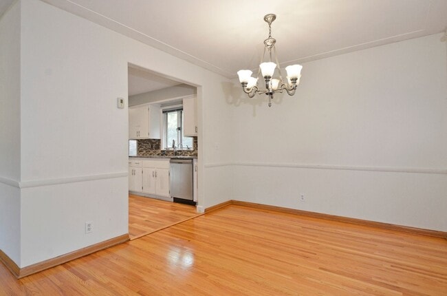 Photo - Spacious 5-Bed 3-Bath Home in Edina - Available Now!