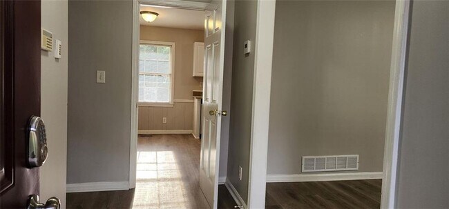 Photo - 401 Barbashela Dr