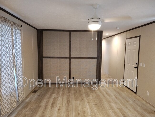 Photo - 215 Hazeldeane Dr