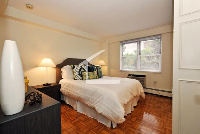 Photo - 2-Bed/1.5 Bath Apt in Pet-Friendly Complex; Pet Friendly! Ideal Location in Brookline