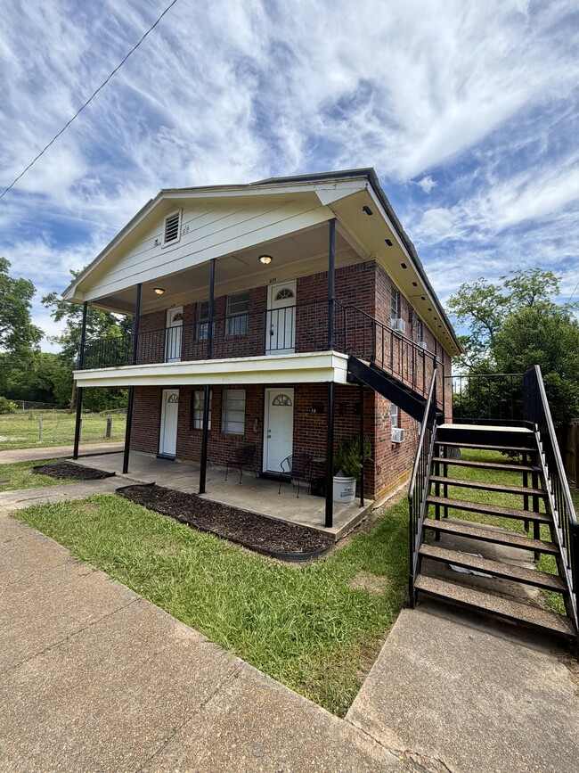 Building Photo - 616-622 14th St Quadplex