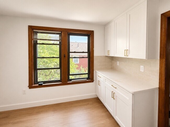 Photo - 17 Oakledge St Unit 2