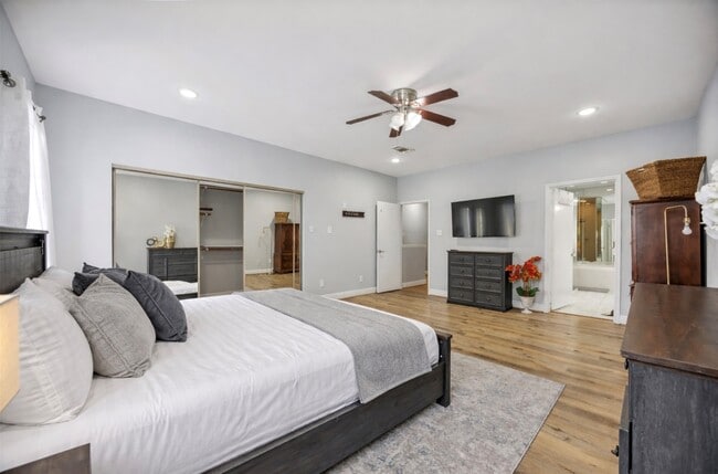 Building Photo - 3292 Holly Hall St