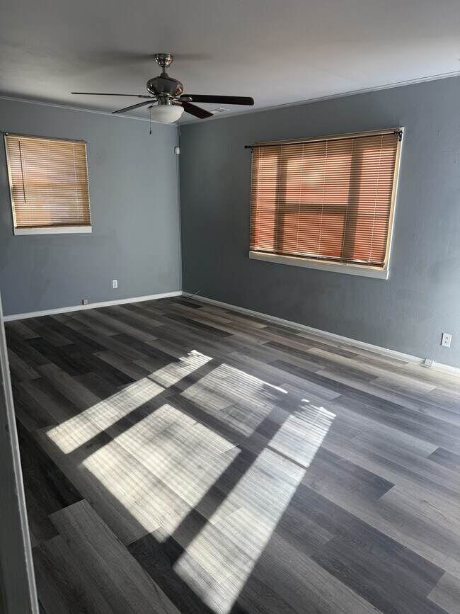 Photo - 619 W Lakewood Ave