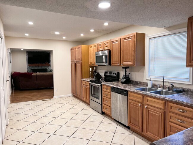 Photo - 1972 Canterbury Square