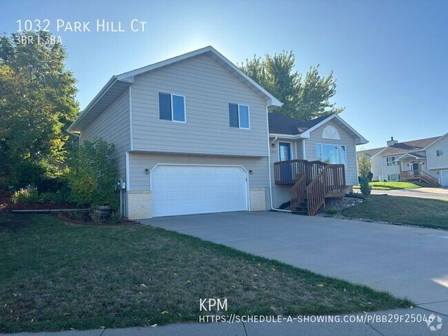 Building Photo - 3 BED | 2.5 BATH | DOUBLE GARAGE | TRI-LEV... Rental