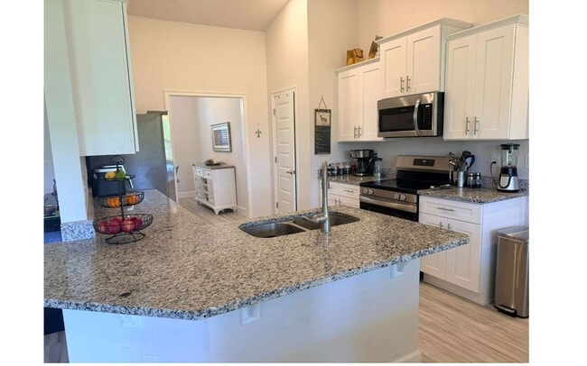 Photo - 297 SW Silverpalm Dr