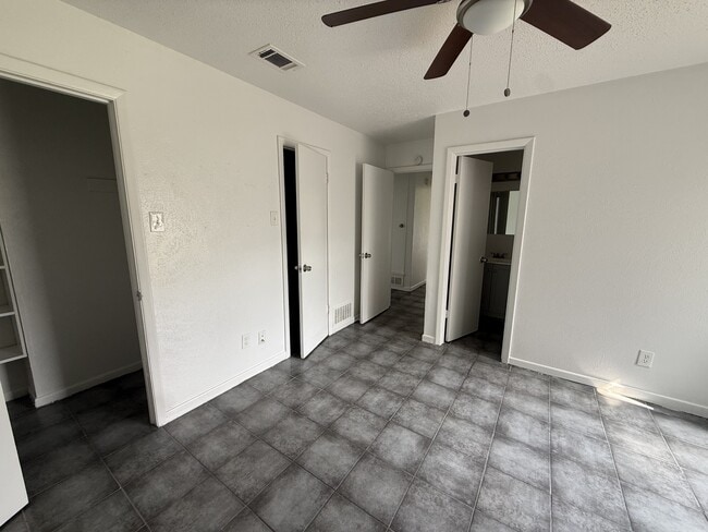 Photo - 3026 Lourdes St