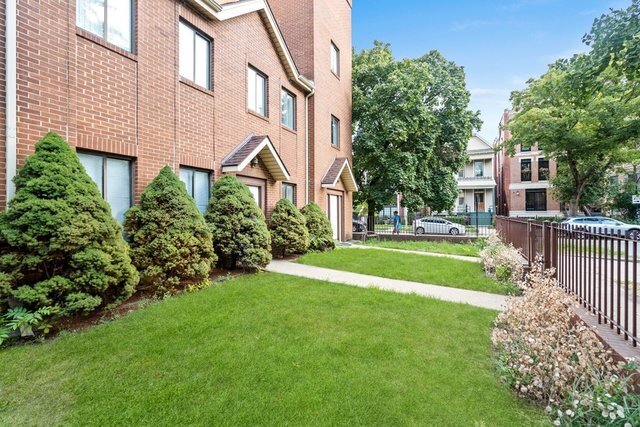 Photo - 1516 W Roscoe St Unit 001