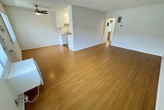 Photo - 447 W Elk Ave Unit 11