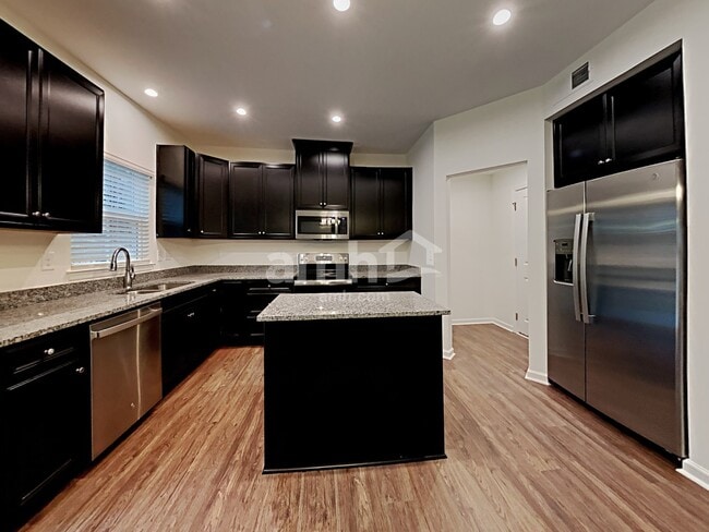 Photo - 5054 Twin River Dr