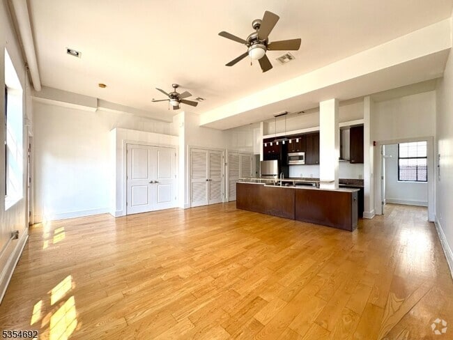 Building Photo - 988 Johnson Pl Unit 2 Rental