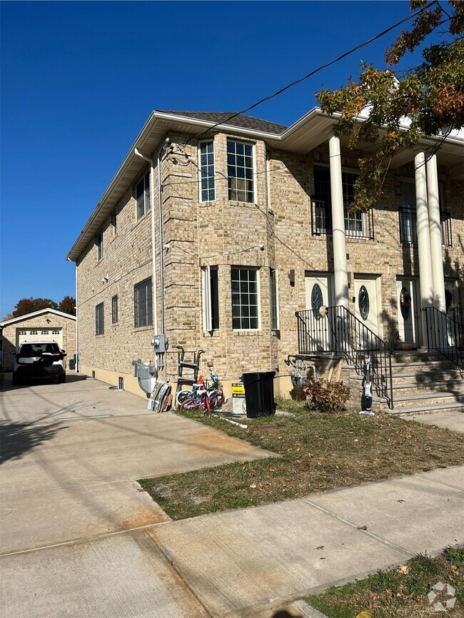 Building Photo - 151-7 17th Ave Unit #2 Rental