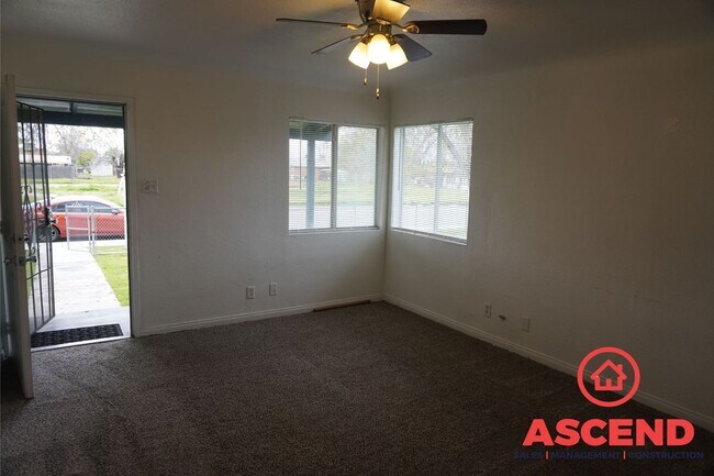 Photo - Cute Home Located in Southeast Bakersfield!