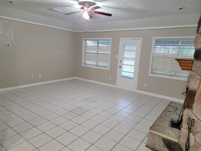 Photo - 14510 Roundstone Ln