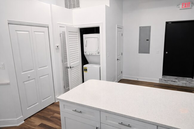 Photo - 1533 N Western Ave Unidad # 01