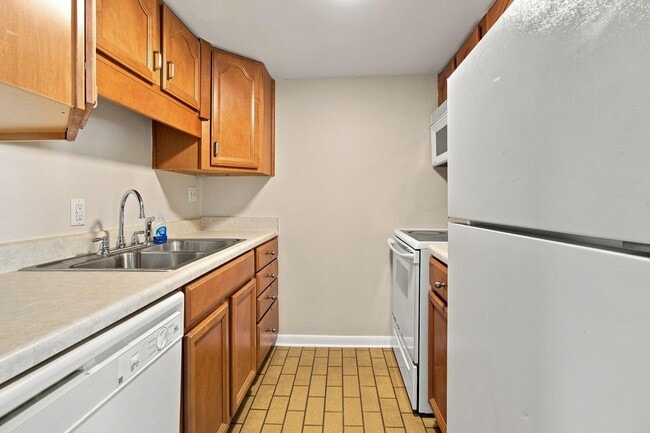 Building Photo - 201 E College Blvd Unit 17