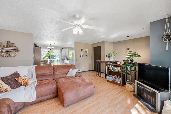 Photo - 13815 E Crown Ave