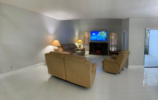 Photo - 1494 White Pine Dr