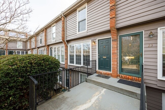 Building Photo - 5900 Patterson Ave Unit 22