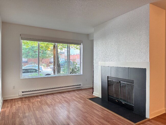 Photo - 840 NE 125th St Unidad 110