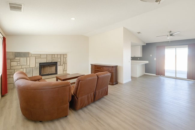 Photo - 16549 Mossdale Ave