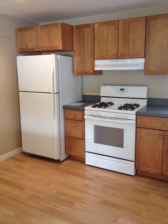 Photo - 18 Tyler Ave Unit B