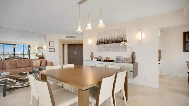 Photo - 1000 W Island Blvd Unit 2409