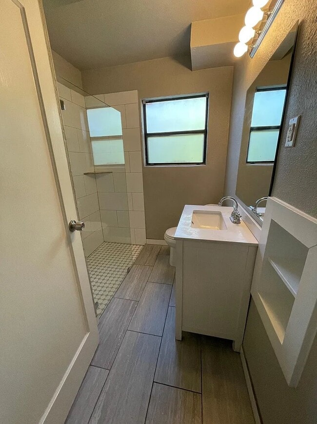 Photo - 1410 Ashwood Rd Unidad A