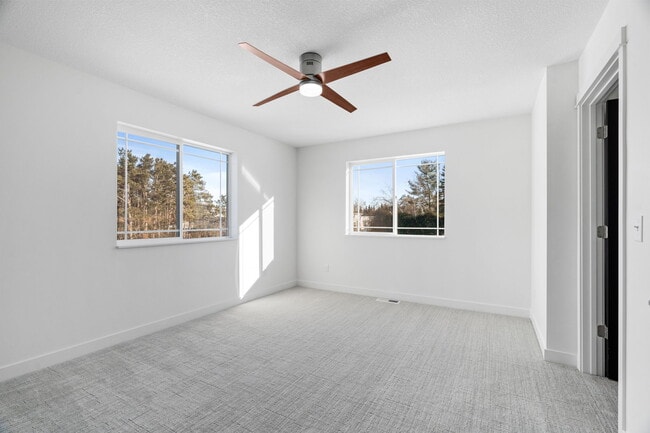 425 W 8th St Unit 21