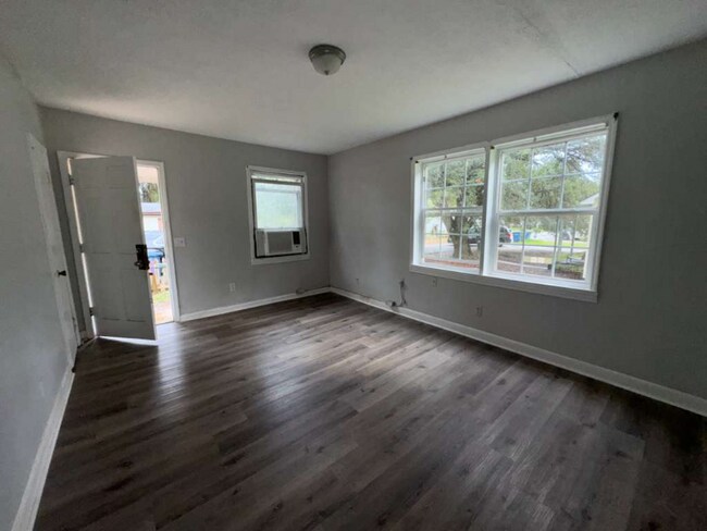 Photo - 1221 Session St Unidad A