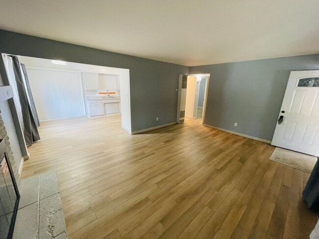 Photo - 2 bed 1 bath unit for rent in South Lake T...