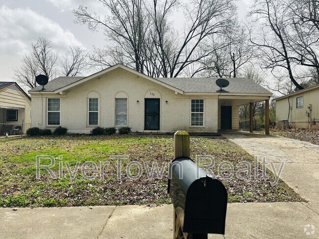 Building Photo - 733 Blackstone Ln Rental